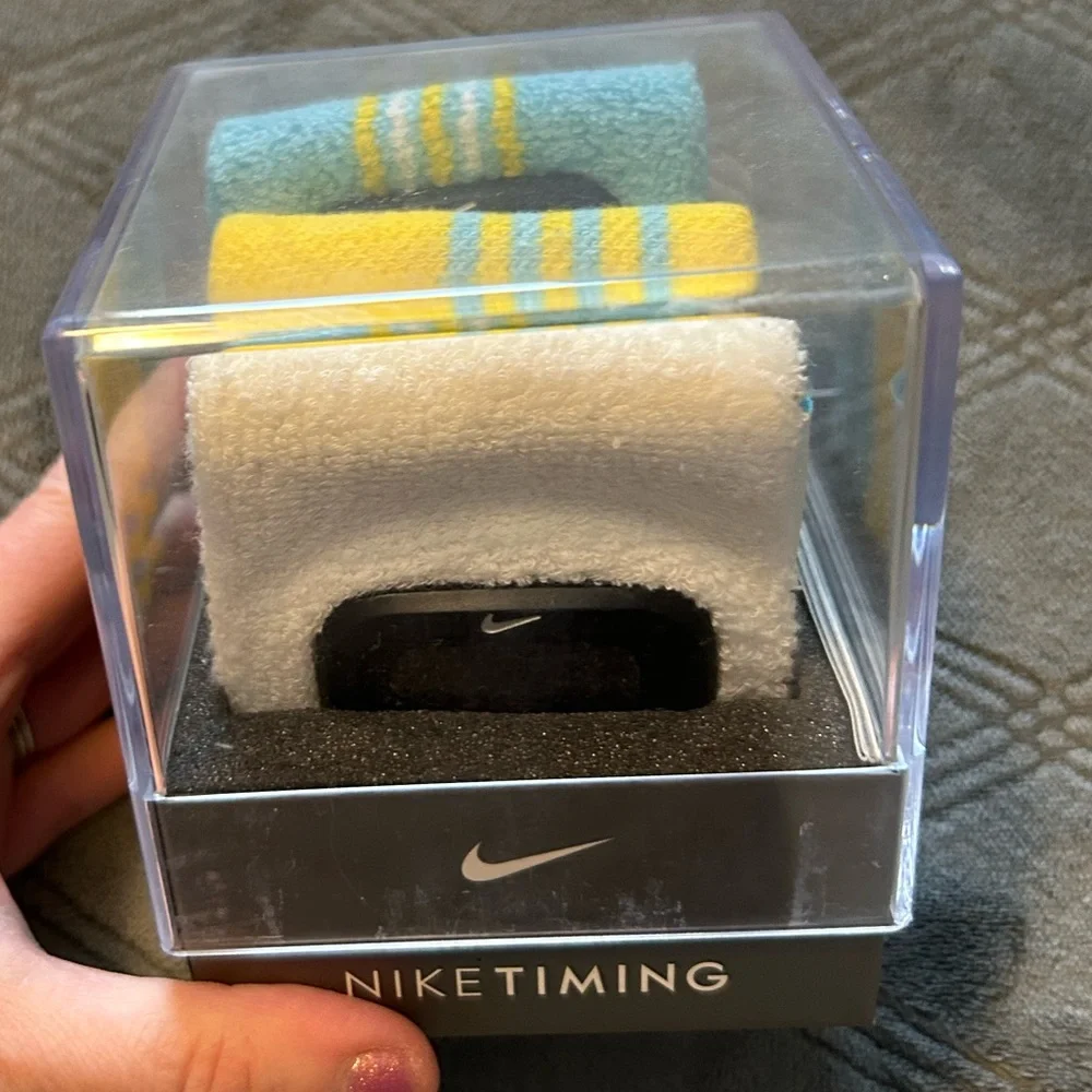 Nike Wristband Watch with Changeable Bands - Picture 4 of 4